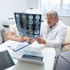 Kiedy warto udać się do neurologa? Objawy, które powinny Cię zaniepokoić