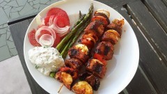 Weganizm nie musi być drogi - szaszłyki z sosem bbq