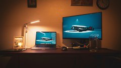 Wpływ jakości oświetlenia na zmęczenie oczu – jak urządzić ergonomiczne stanowisko pracy i nauki