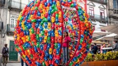 Wypoczynek i Zdrowie odkrywa - kula z plastikowych butelek, w której możesz się kręcić 