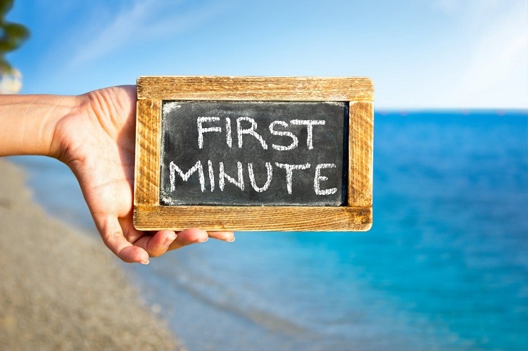 Wakacje First Minute – czy to się opłaca?
