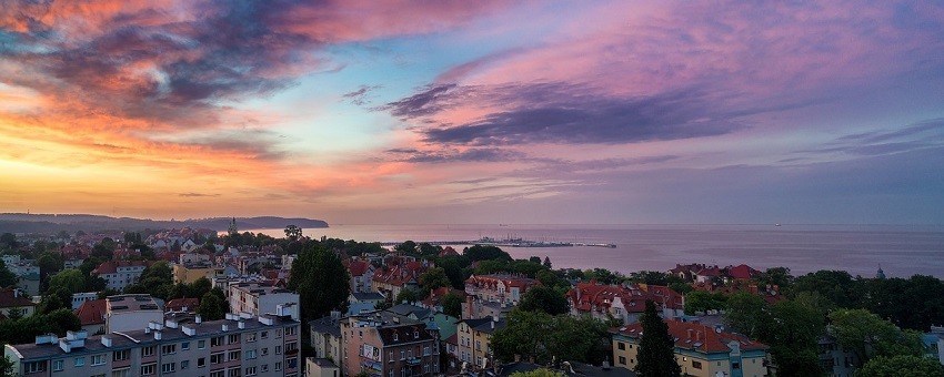Wynajem apartamentu nad morzem: Sopot – czy wybór konkretnej lokalizacji ma znaczenie?