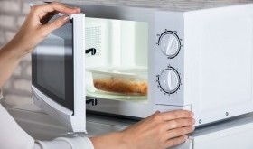 Gotowanie dla zabieganych – które sprzęty Ci się przydadzą?