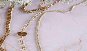 Idealny prezent na zbliżające się święta – złota biżuteria