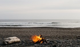 Ognisko na plaży od wakacji legalne?