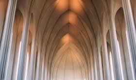 Pielgrzymować można na różne sposoby: pieszo, rowerem lub na kolanach