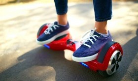 Wygodne zwiedzanie miasta – hoverboard, deskorolka elektryczna czy hulajnoga elektryczna?