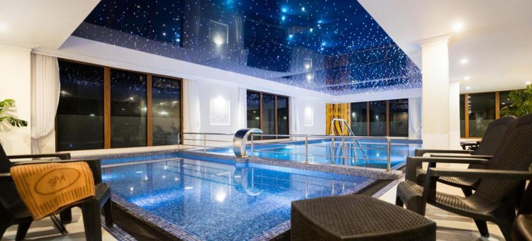 Domki nad morzem z krytym basenem: niepewna pogoda przestaje być problemem