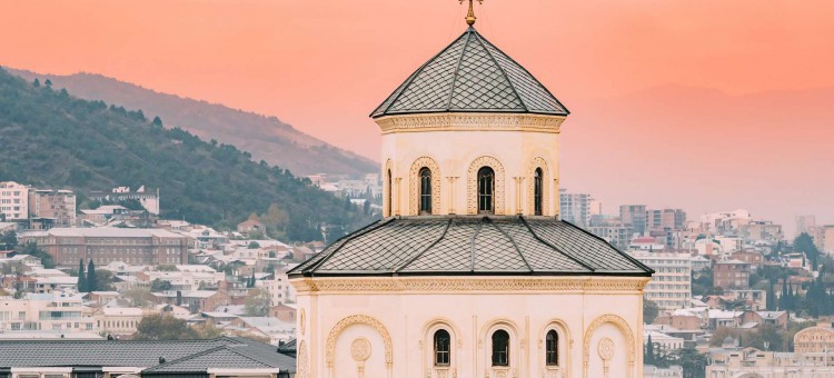 Kaukaskie drogi wiary. Jak pielgrzymowanie wzmacnia tożsamość duchową?