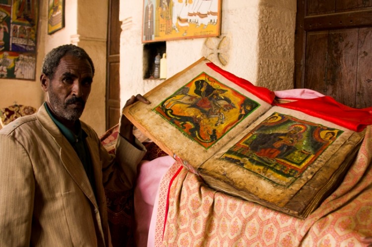 Ponad 1000 letnia biblia. Etiopia.