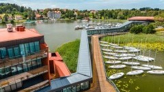 Szklany tunel w Mikołajkach